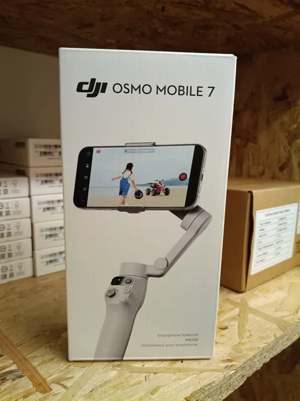 DJI Osmo Mobile 7 smartphone stabilizer