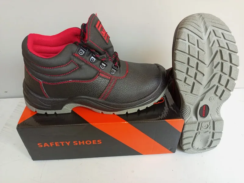 Knicker Safety Shoes