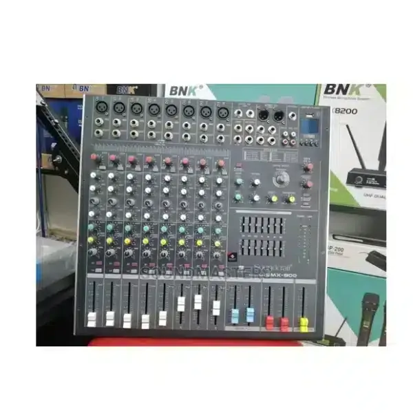 SOUNDCRAFT SMX 800 D powered mixer