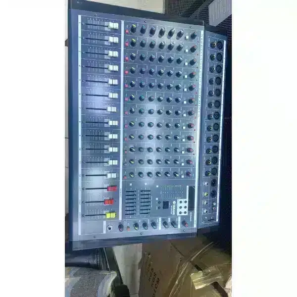Yamaha 12 ch power mixer